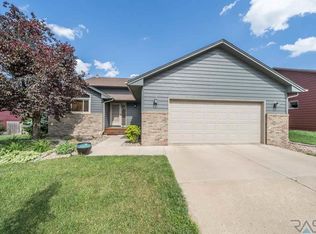6216 S Mogen Ave, Sioux Falls, SD 57108