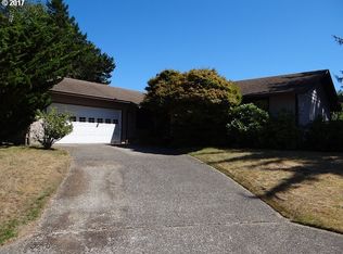 700 Evergreen Loop, Reedsport, OR 97467