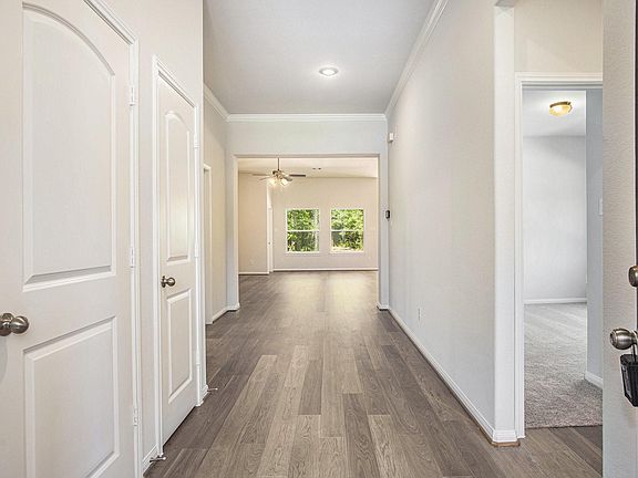 3rd image of 2247 Riveroaks Dr