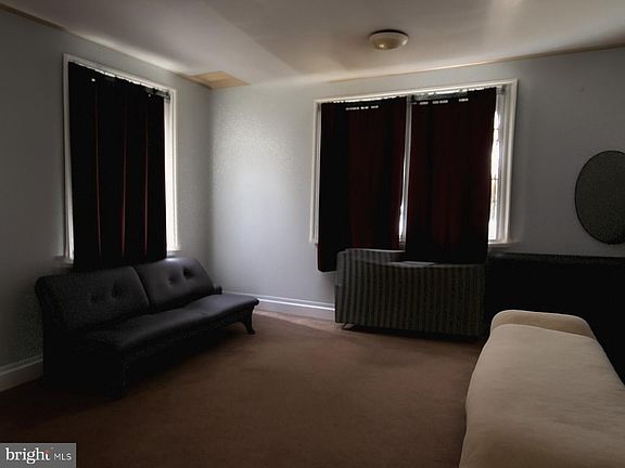 5th image of 100 E 24th St