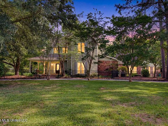3rd image of 20332 Hayes Rd