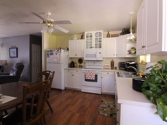 3rd image of 2718 7th Ave W