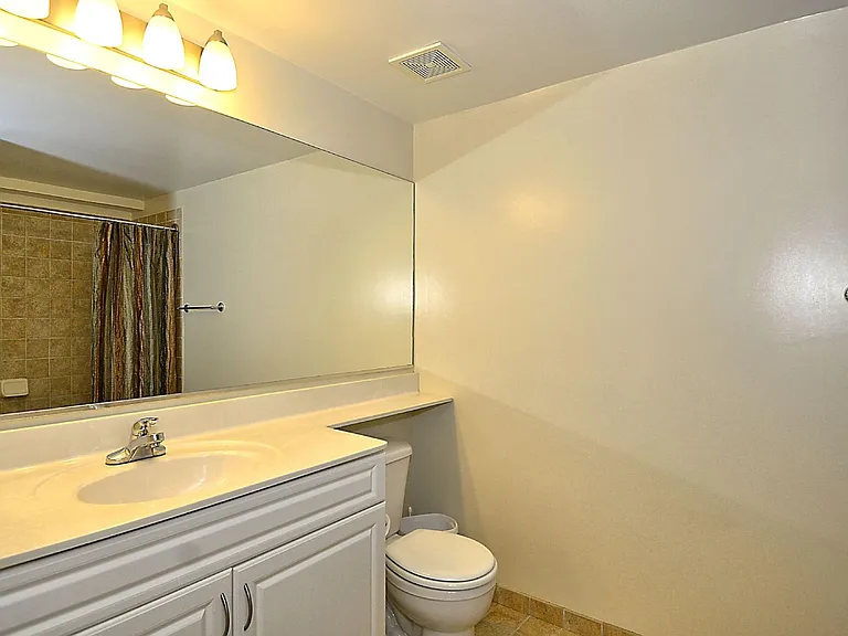 555 Massachusetts Ave NW #1214 — Photo 8