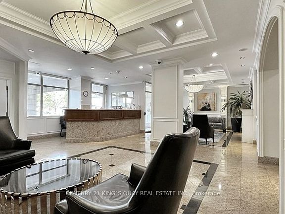 4th image of 130 Pond Dr #303