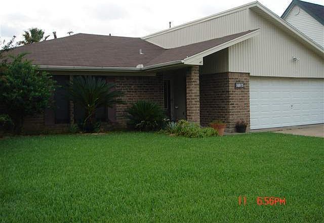 1st image of 3152 Crest Dr