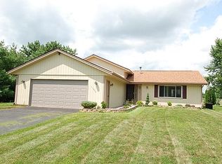 11536 Cedarbrook Rd, Roscoe, IL 61073