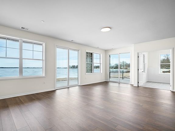2nd image of 214 Lakeview Ln