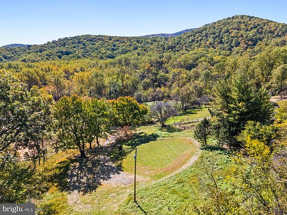 3rd image of 6A Rocky Ln