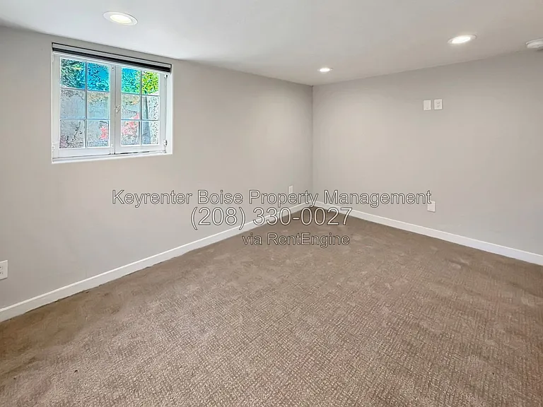 2208 W State St — Photo 20