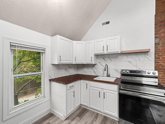 2nd image of 4711 Franklin Blvd