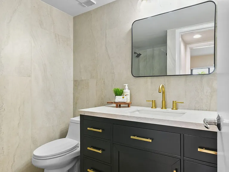 2233 NW 22nd Ave #102 — Photo 37