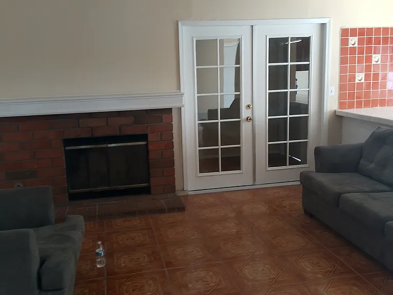 895 S Quince Ave — Photo 5