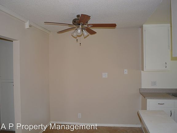 4th image of 410 W Lohart Ave APT 2