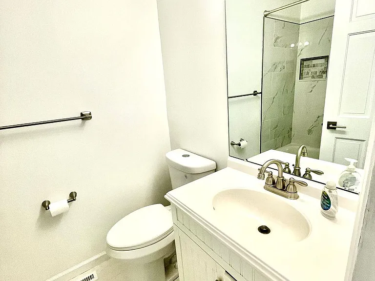1010 River Oaks Dr — Photo 11