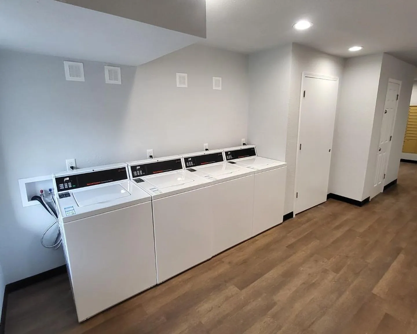 Bison Run apartments — Photo 2