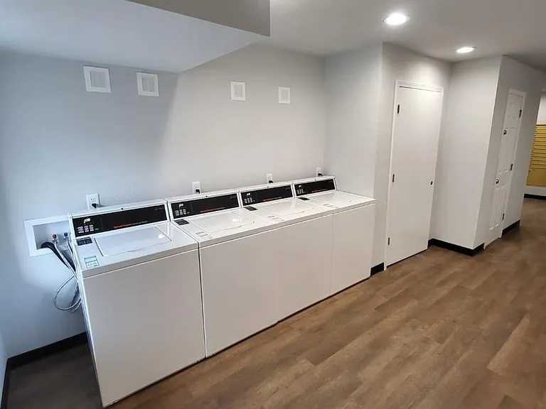 Bison Run apartments — Photo 2