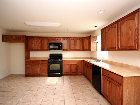 Spacious Eat-In Kitchen