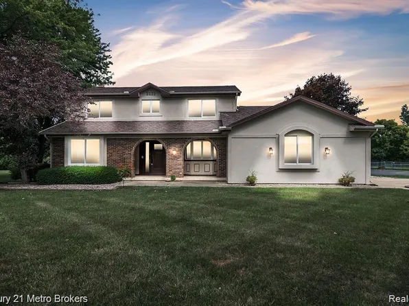 2232 Hayward St, Clio, MI 48420