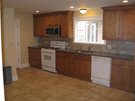 2nd image of 164 Harvard St #2