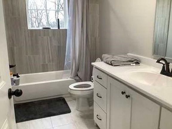 Upstairs Bath