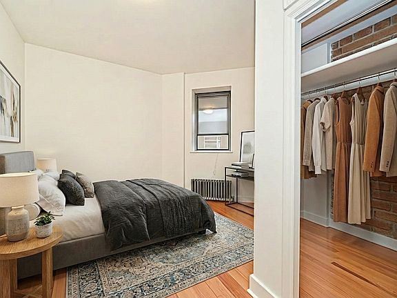 4th image of 208 E 13th St APT 2R