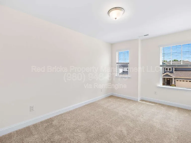 1528 Cedar Tree Dr — Photo 18