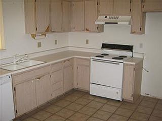 3rd image of 833 Grand Central Dr