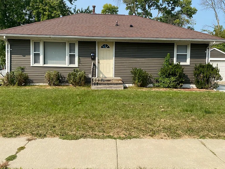 3000 Bever Ave SE — Photo 1
