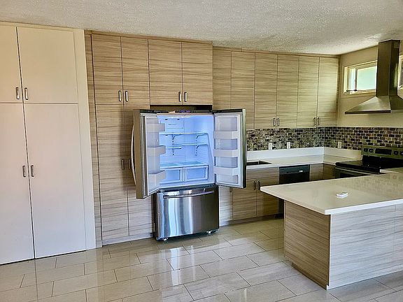4th image of 959 Uwao St