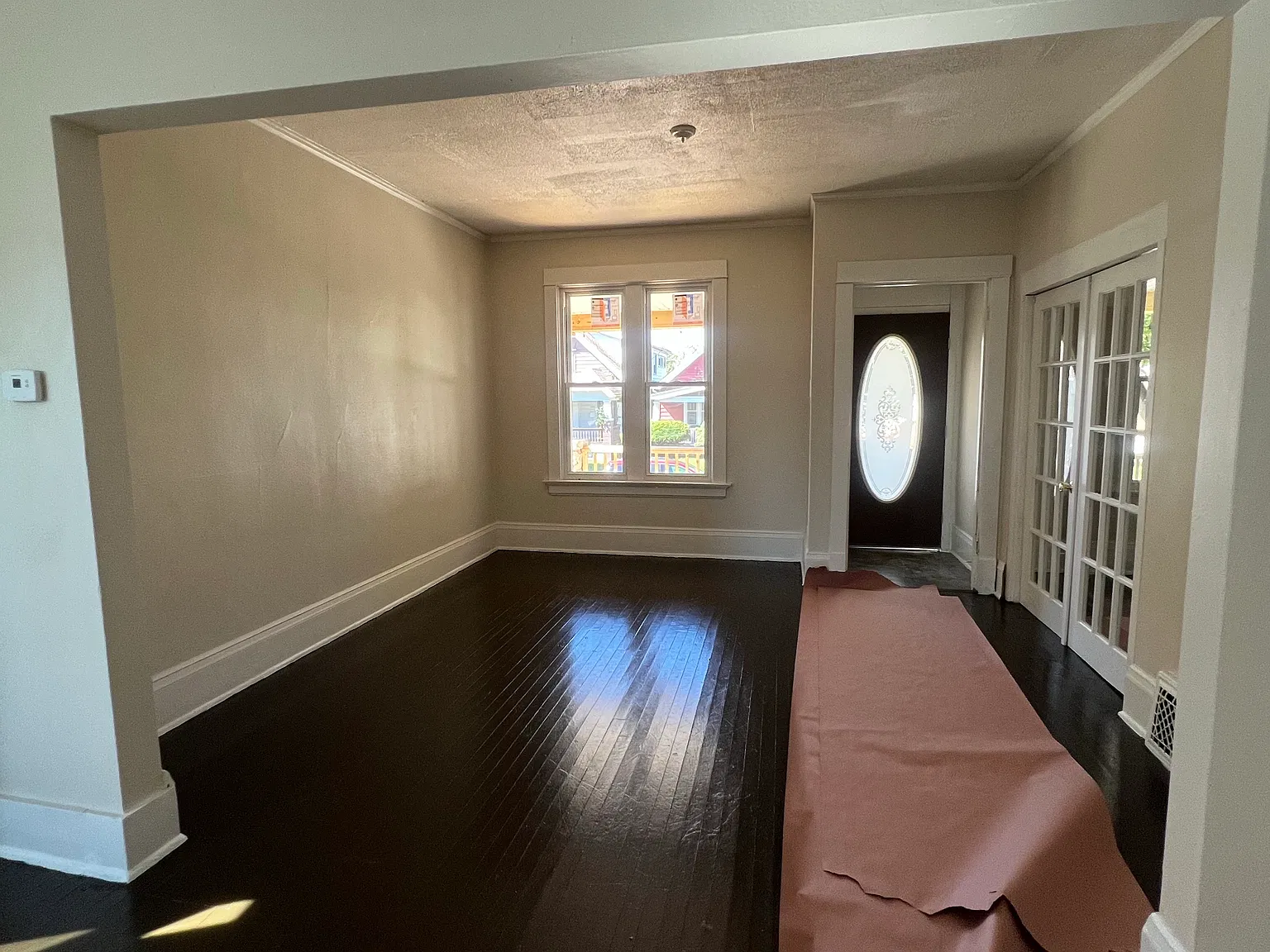 3 bed, 700 sqft, $1,250 — Photo 3