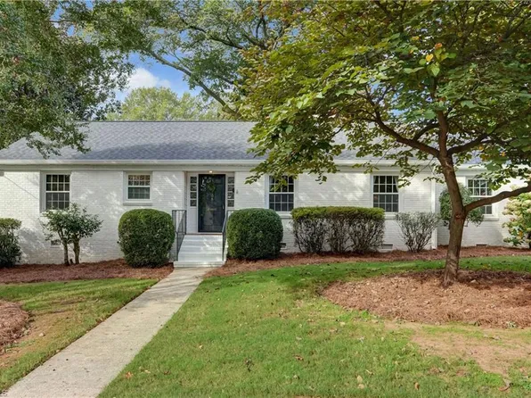 105 Irving Park Ct, Greensboro, NC 27408