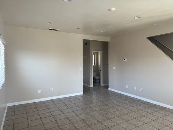 5th image of 1231 Saticoy St