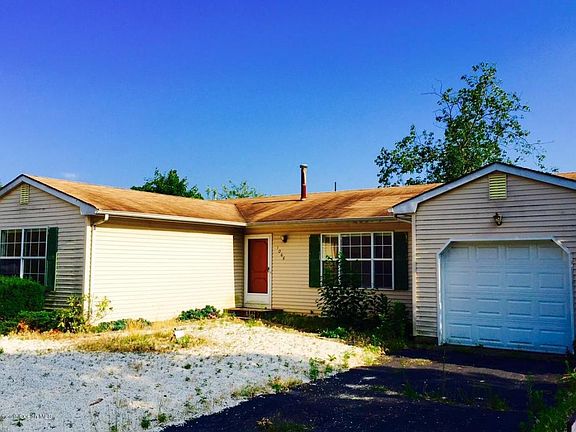 3rd image of 1065 Bay Ave