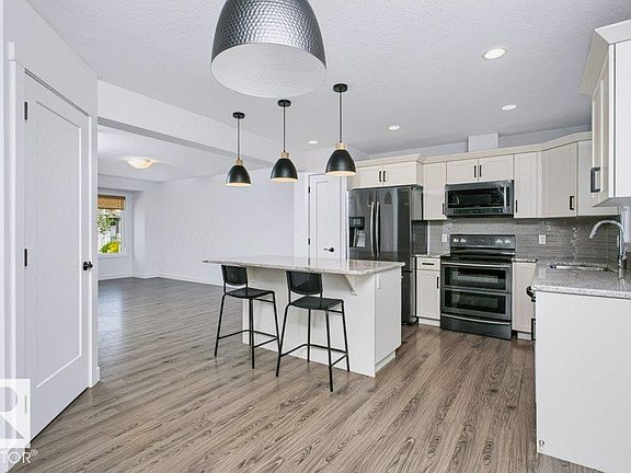 5th image of 4205 30th St NW #27