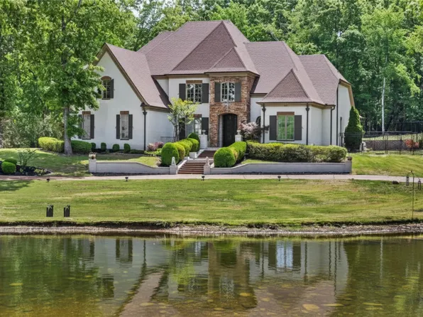 224 S Monterey Farms Cv, Collierville, TN 38017