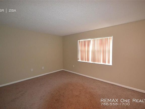 5th image of 5911 York Ln