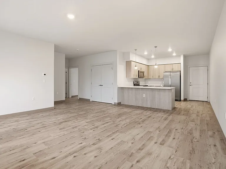 Nathan Apartments — Photo 111