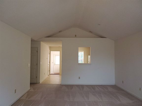 3rd image of 76 Skyway Dr