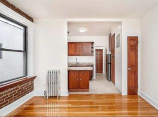 21-54 Crescent St #4D, Astoria, NY 11105