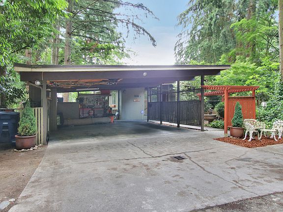 4th image of 12116 136th Ave E