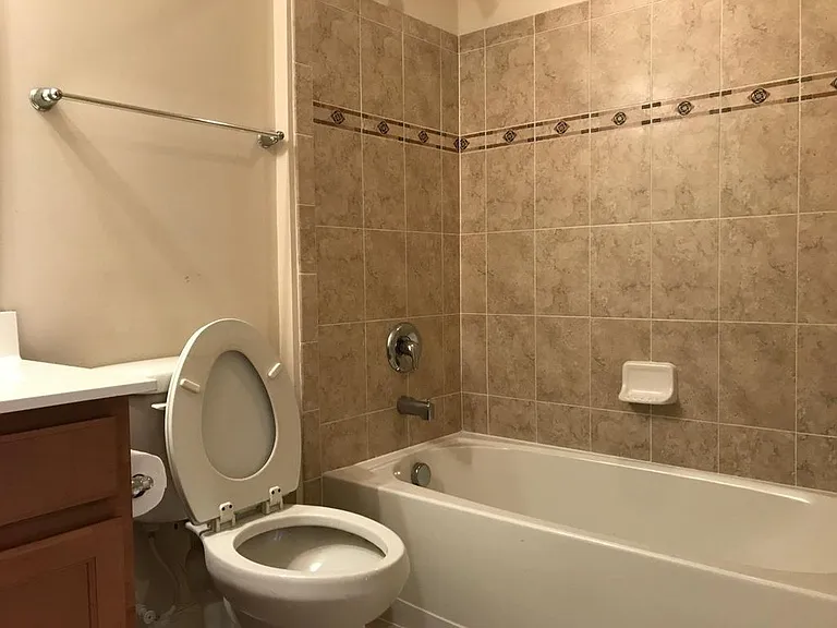 149 Norwich Ln — Photo 6