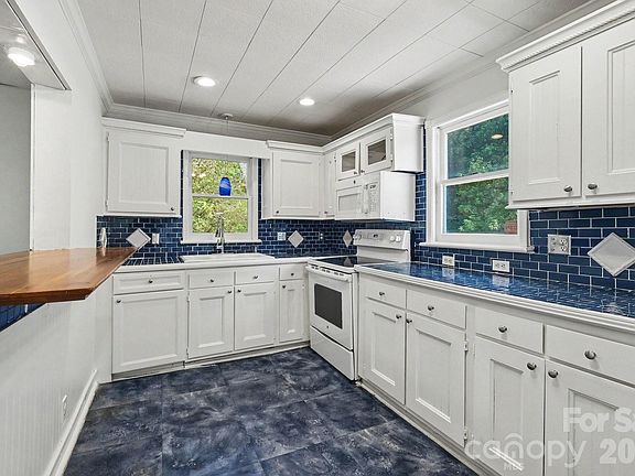 2nd image of 1402 1st Avenue Pl NW