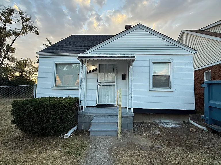 14891 Hartwell St — Photo 1