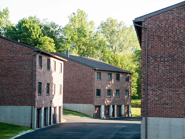 Woodhill Apartments — Photo 11