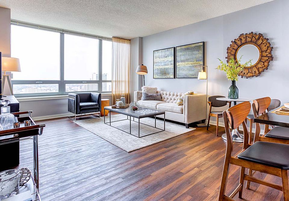 1st image of 359 N Halsted St #1204