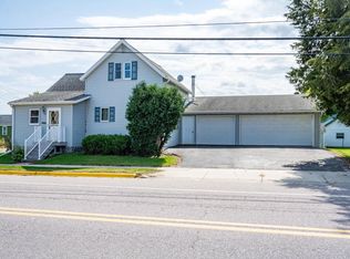 722 E State St, Mauston, WI 53948