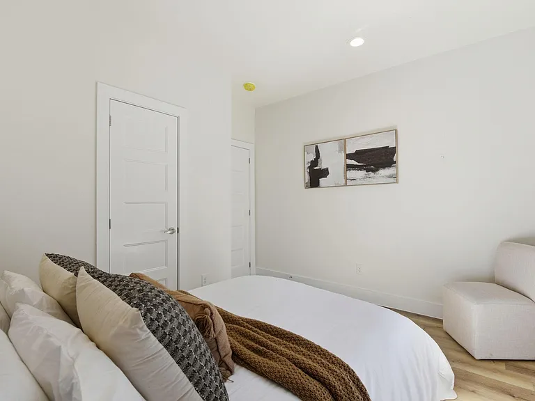 11929 N Hoa Sen Cir — Photo 30