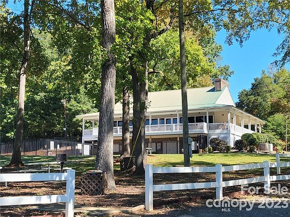 3rd image of 329 Carolina Dr #961