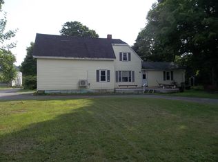 3 Spring St, Calais, ME 04619