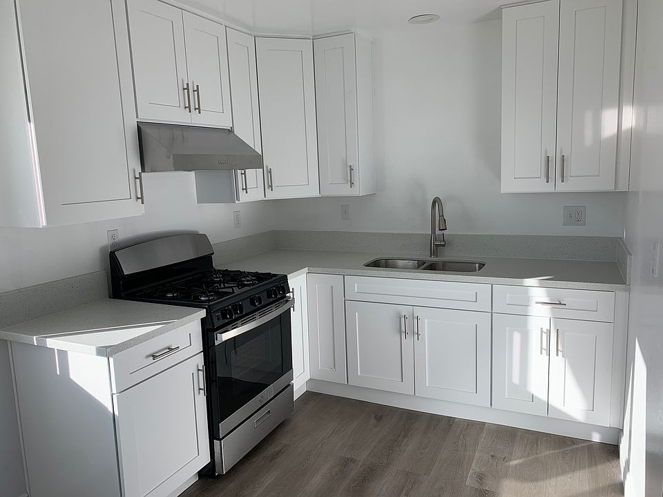 1st image of 16419 S Saint Andrews Pl #D